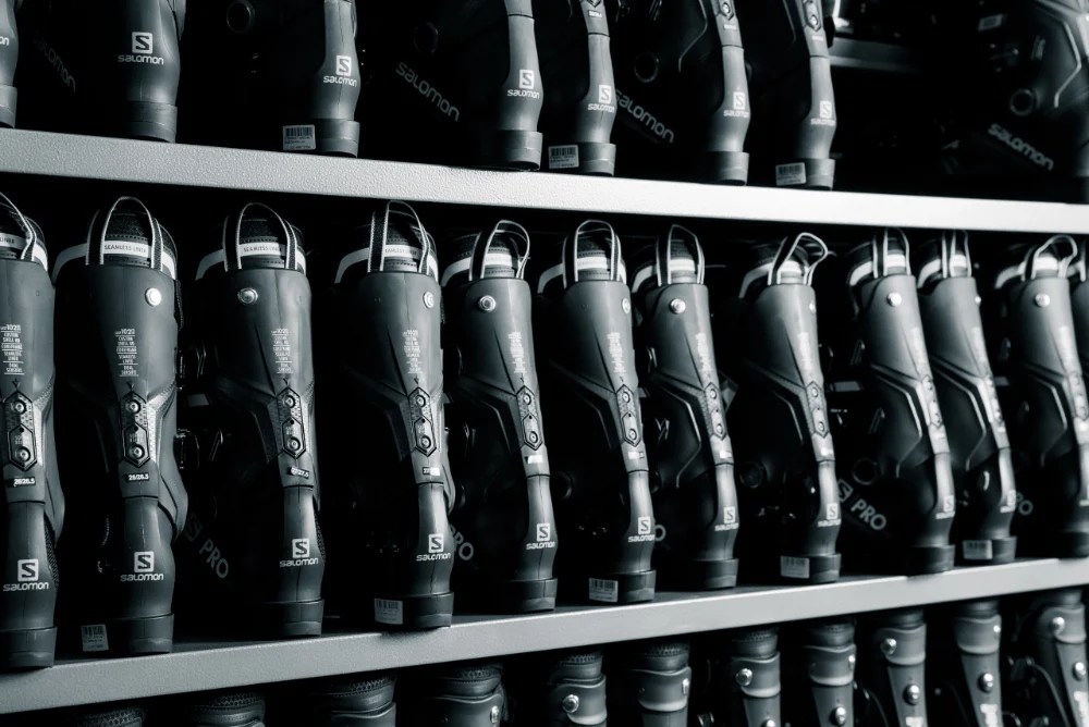 Snoqualmie Pass Ski, Snowboard, & Snowshoe Rentals evo